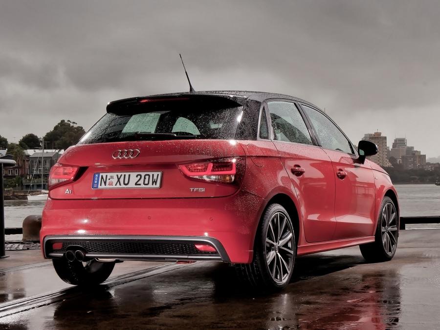  Audi A1 Sportback TFSI S-Line (8X) 2012 года  (AU) (фото 10 из 12)